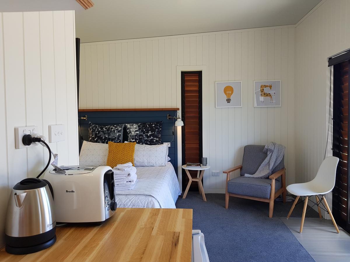 Bed and Breakfast Admiral Waters Cooks Beach Екстер'єр фото