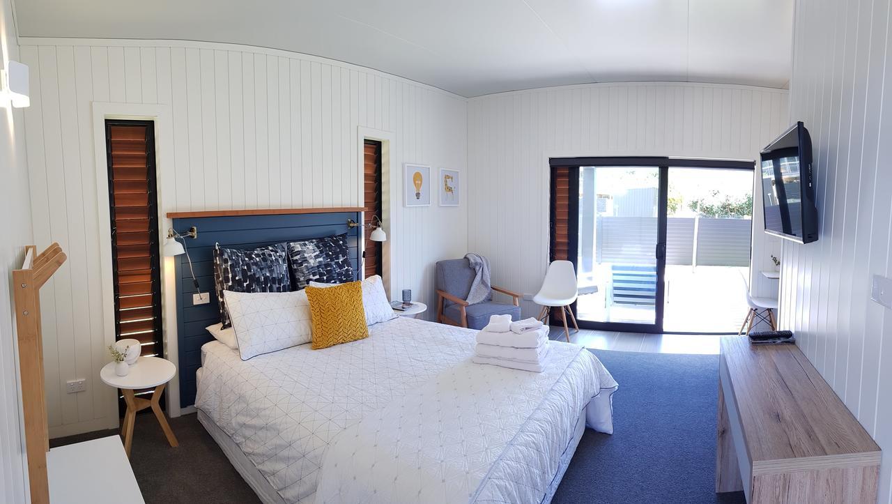 Bed and Breakfast Admiral Waters Cooks Beach Екстер'єр фото