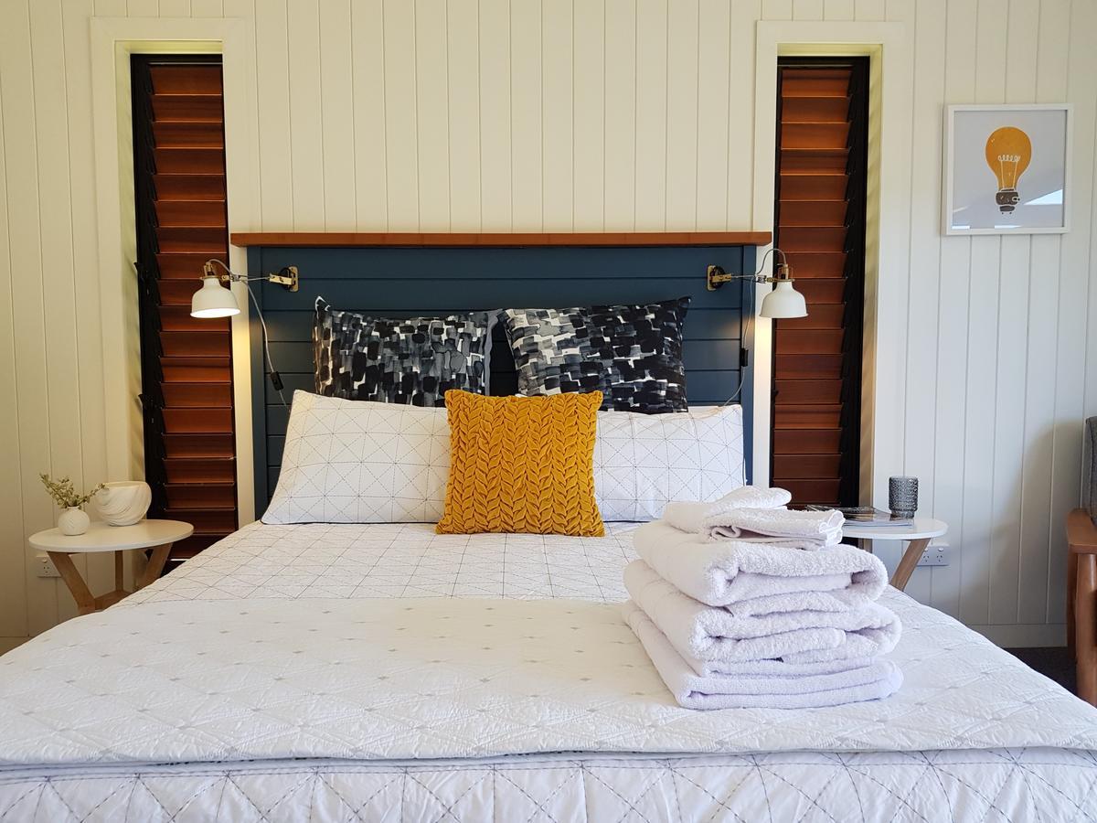 Bed and Breakfast Admiral Waters Cooks Beach Екстер'єр фото